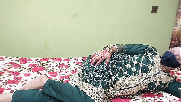 Dever ny Indian Desi Bhabhi ki Chod Chod k Chut Phar Di Clear Hindi Audio